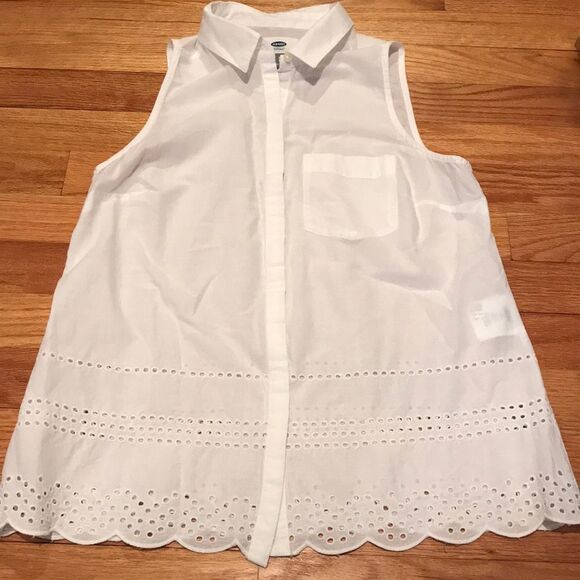Old Navy Tops - Old navy sleeveless eyelet